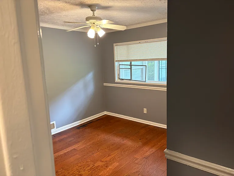 2538 Lancaster Dr — Photo 6