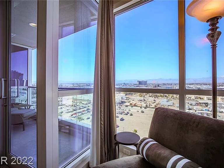 4575 Dean Martin Dr #1112 — Photo 28