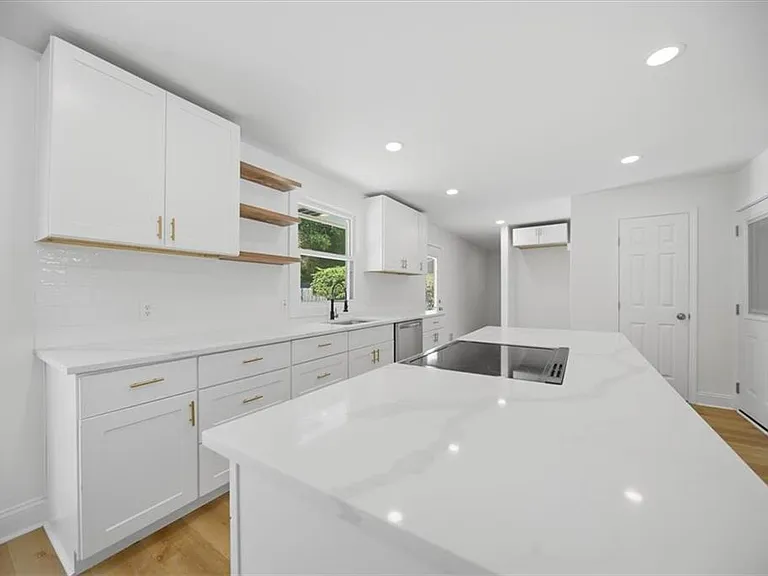 1073 Grayson Pkwy — Photo 12