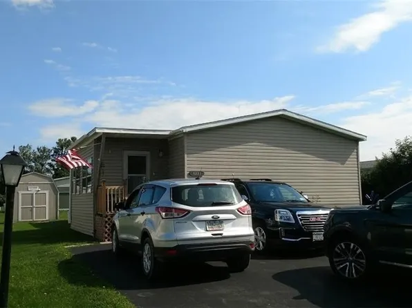 6237 Bayview Sta, Newfane, NY 14108