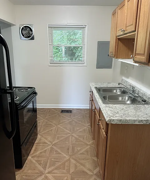 8771 Desoto Dr — Photo 2