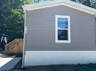 6142 Eastwood Dr, Fort Gratiot, MI 48059