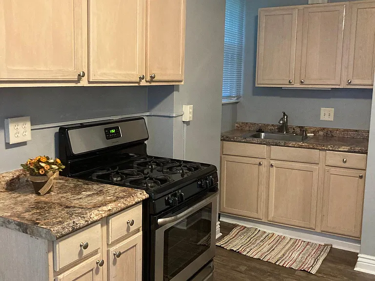 1441 E Long St #C — Photo 11