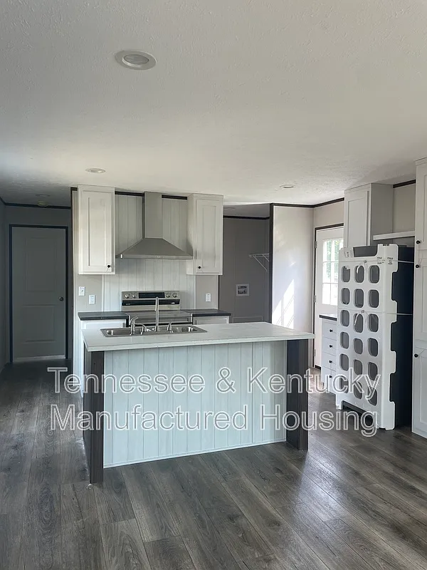 3 bed, 2.0 bath, 1200 sqft, $1,200 — Photo 3