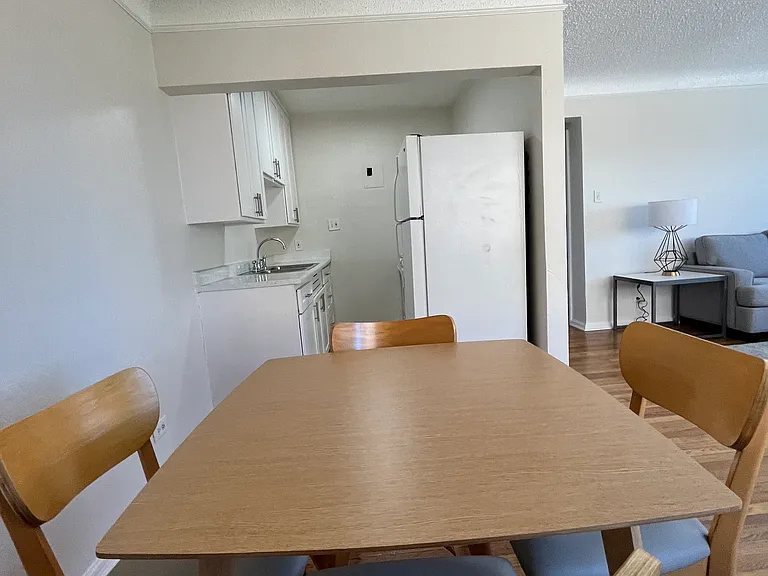 Hale Hall Apartments — Photo 5