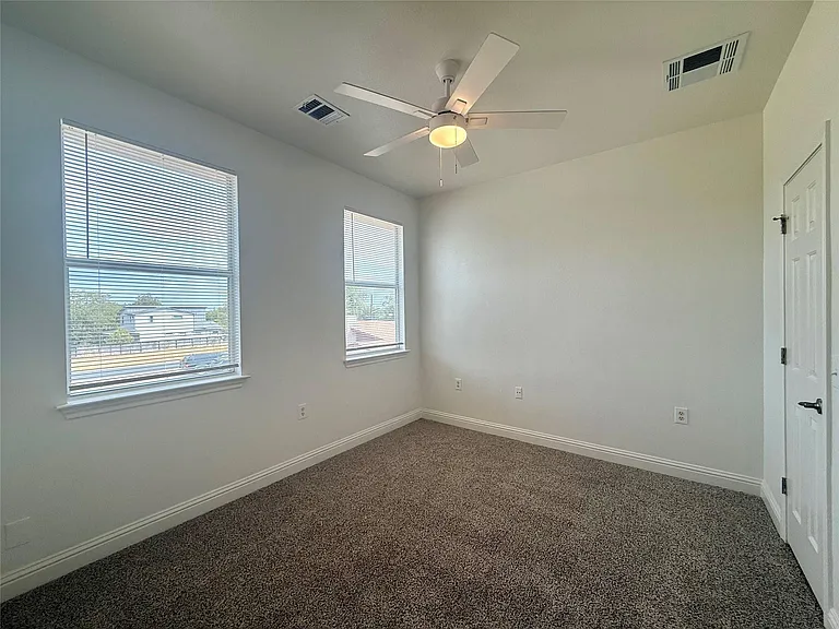 6916 Meador Ave #B — Photo 11