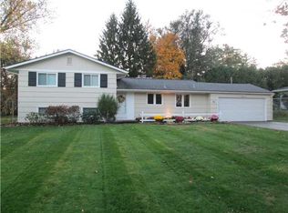 34 Callingham Rd, Pittsford, NY 14534