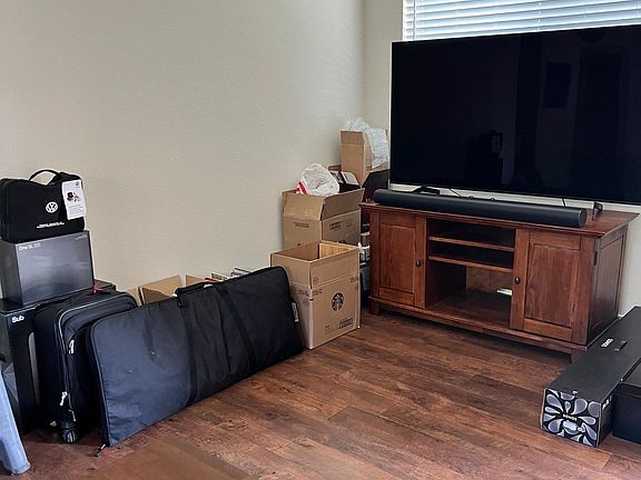 4th image of 391 N 6th St APT B