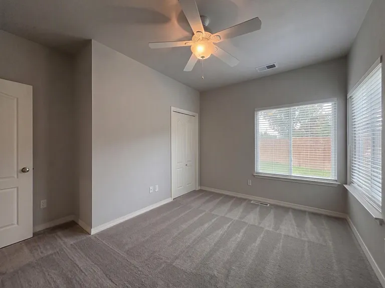 12633 W Roseglen Ct — Photo 9
