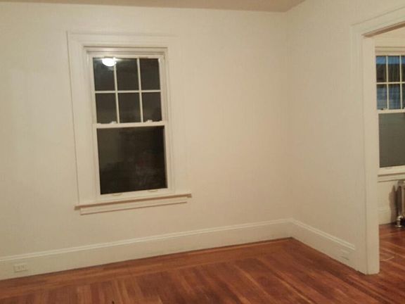 3rd image of 33 Bedford Ave