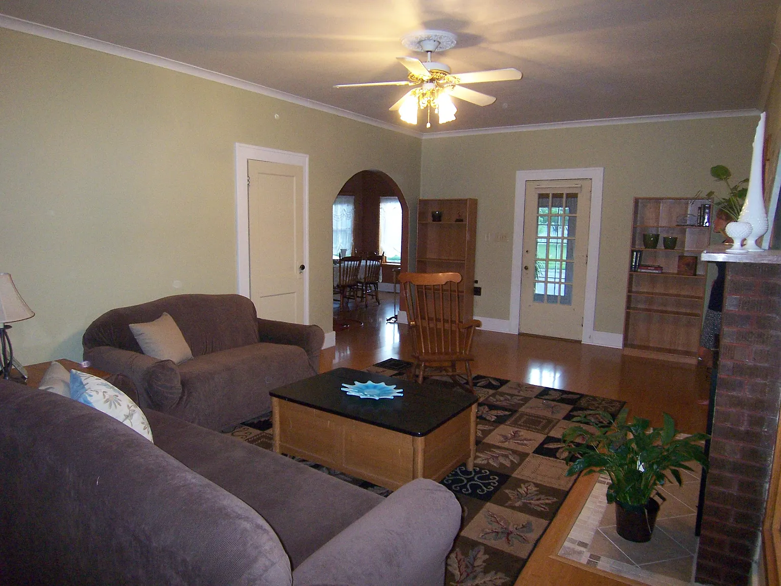 524 W Truitt Ave photo 1