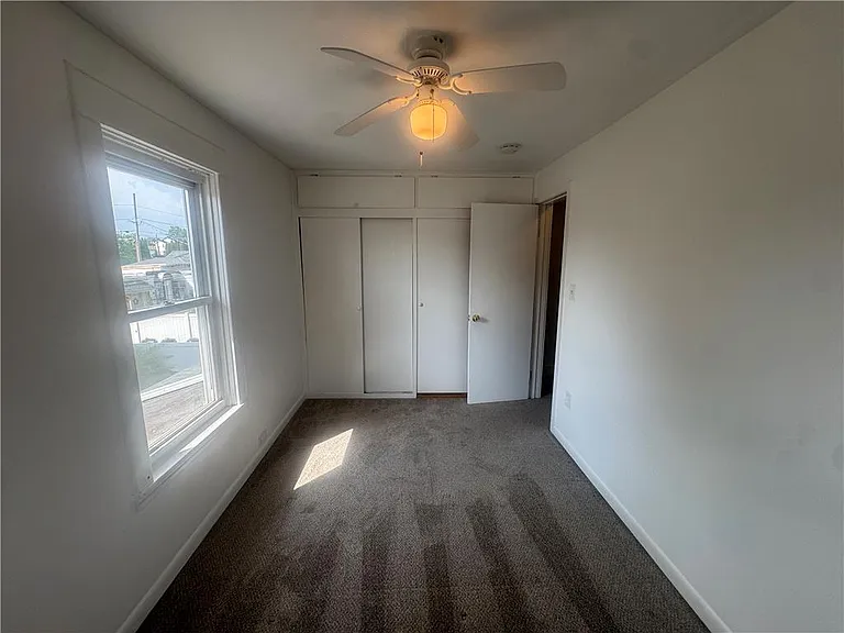 111 E Elm St — Photo 12