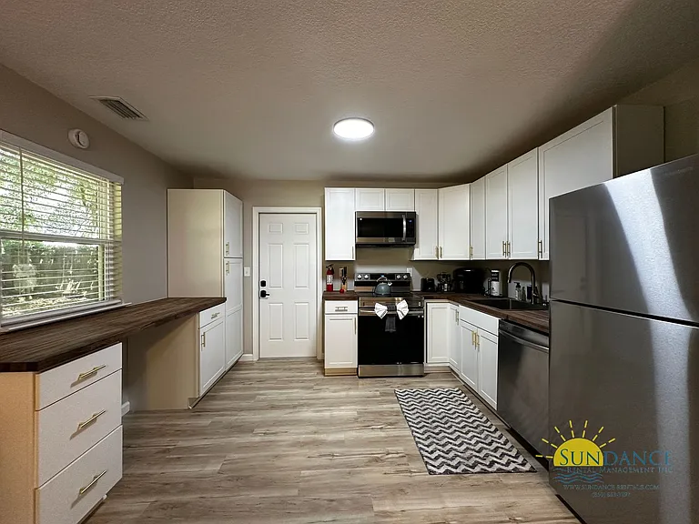110 Hawkins Rd #B — Photo 2