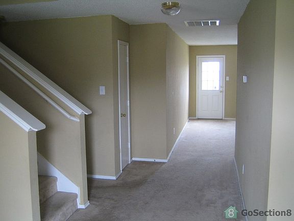 2nd image of 206 Williams St