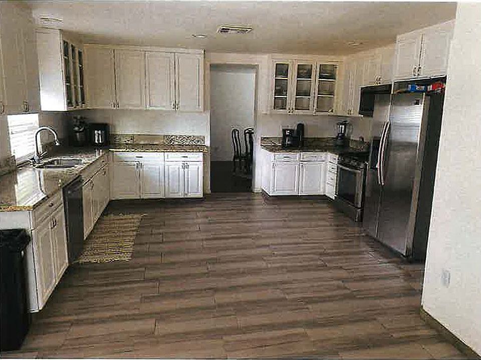 2nd image of 969 Cypress Ave