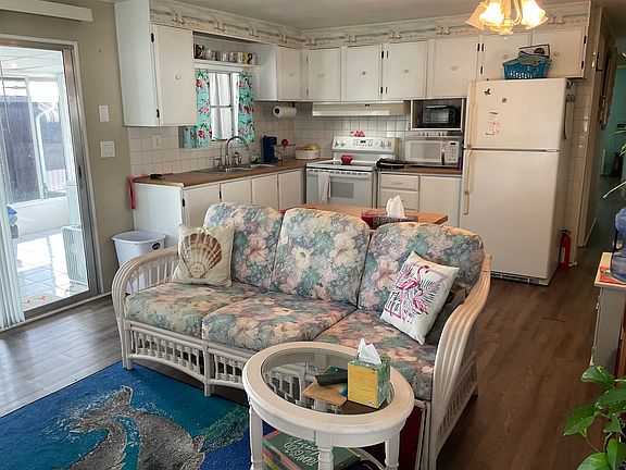 4th image of 2843 Palm Lake Dr