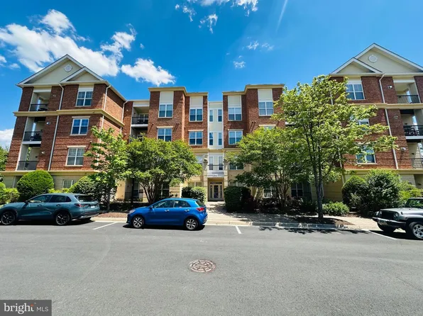815 Branch Dr APT 402, Herndon, VA 20170