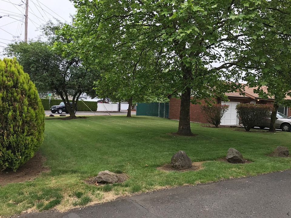 1st image of 8309 Macarthur Blvd