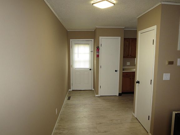 3rd image of 310 W 9th St #2