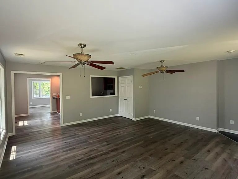 803 Silver Creek Rd — Photo 9