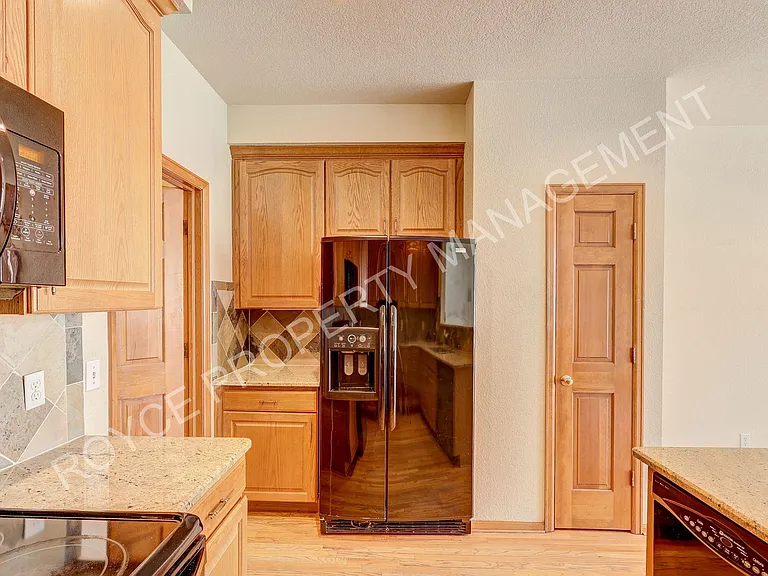 9814 Grove St #C — Photo 10