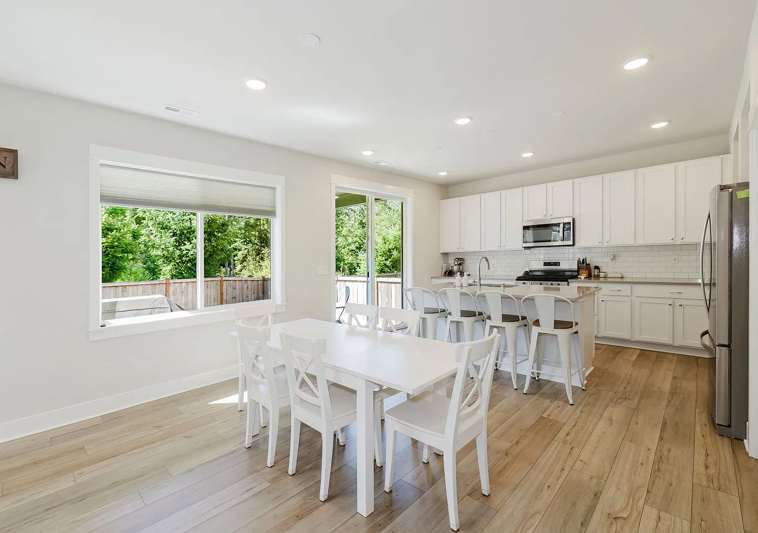 Beautifully Maintained 4 Bed / 3 Bath Home In McCormick Village. Bonus Room & Fully Fenced Yard. ... — Photo 4