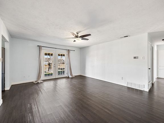 3rd image of 743 Price Dr