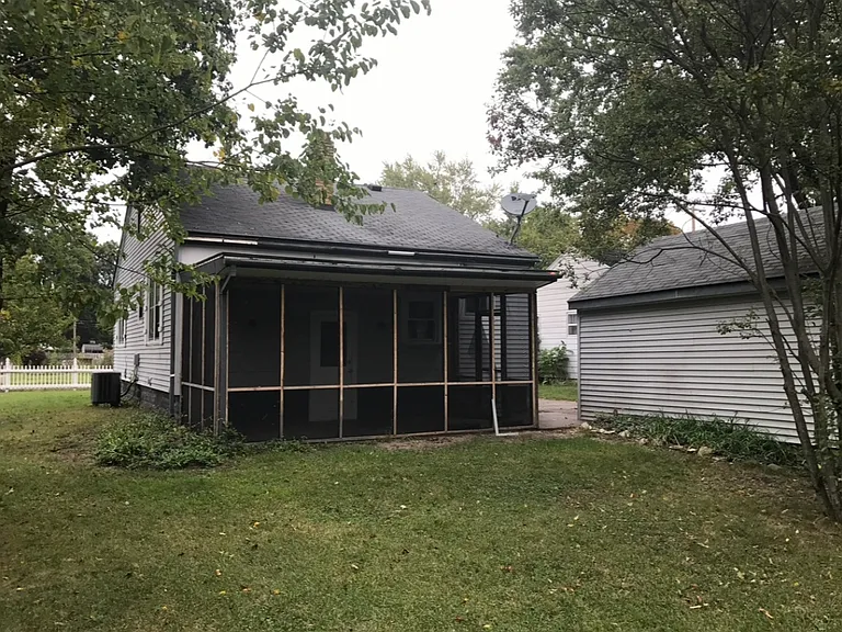 1325 Bower St — Photo 5