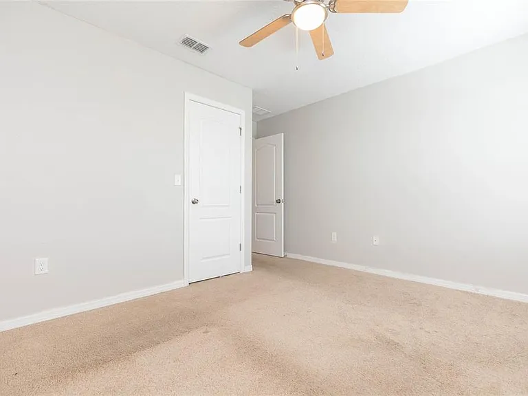 515 Vista Ridge Dr — Photo 35