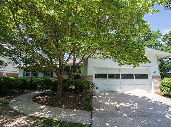 2nd image of 605 Knollwood Dr
