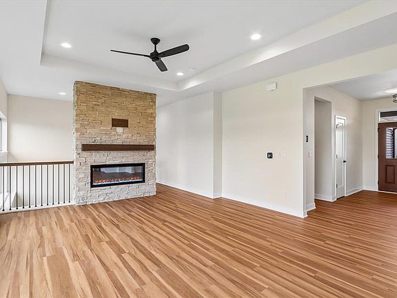 4th image of 730 Chamberlin Ln