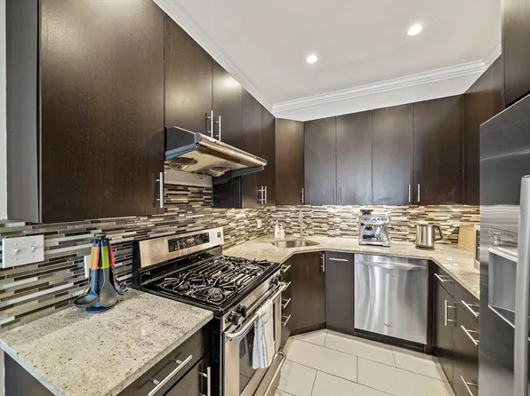 200 Saint Botolph St APT 3, Boston, MA 02115