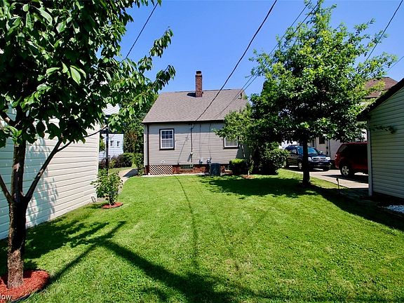 3rd image of 310 E 197th St