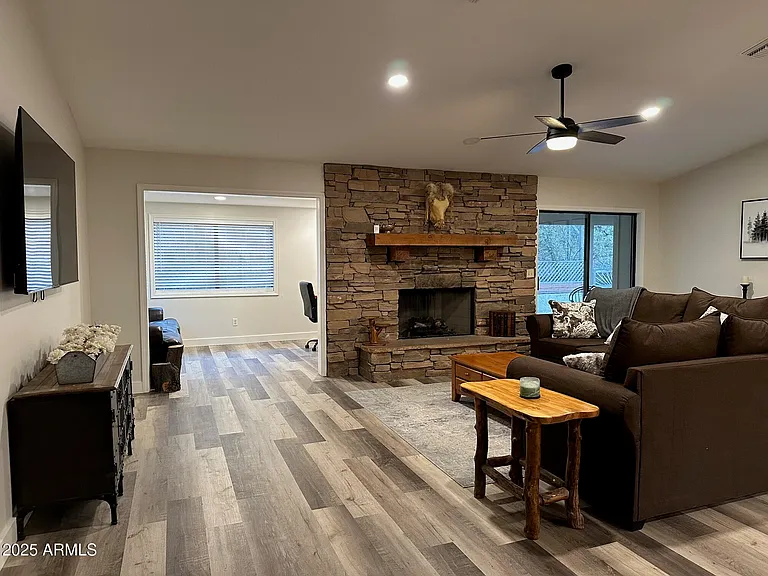 304 N Mogollon Trl — Photo 2