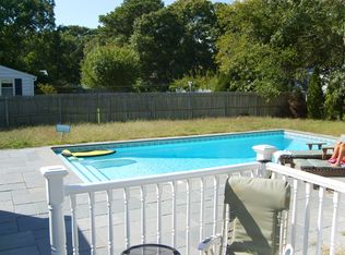 29 Gardenia Ave, Hampton Bays, NY 11946