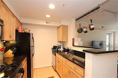 231 N Thomas St — Photo 14