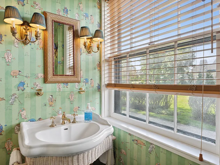 37 Beach Ln — Photo 12