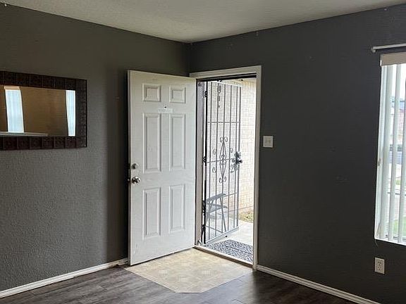 4th image of 3402 Woodlake Dr