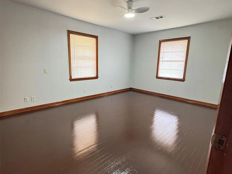 1701 Gillette St — Photo 18