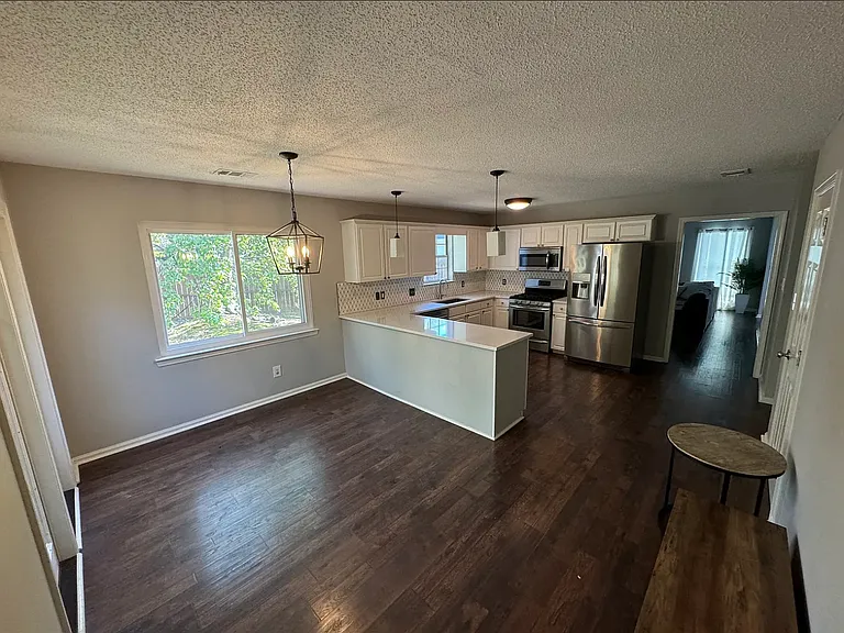 108 E Stonehaven Cir — Photo 8
