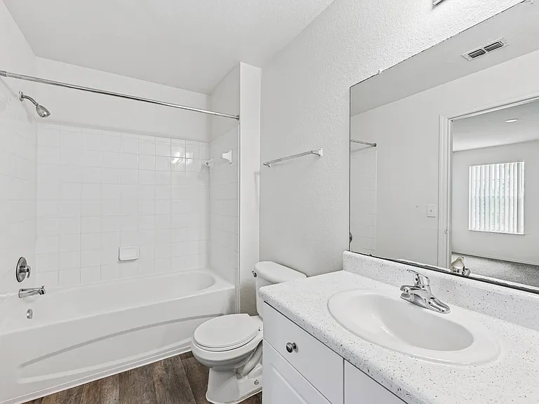 Camellia Pointe Apartments — Photo 24