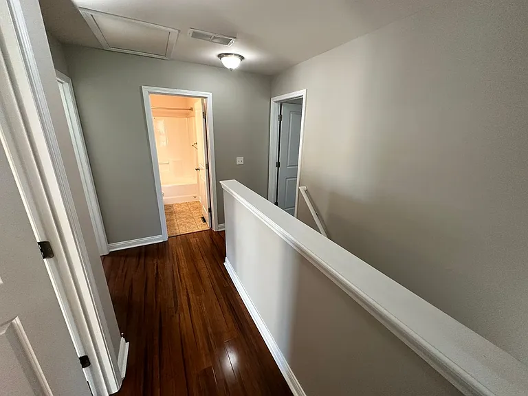 408 Cunningham Ln — Photo 14