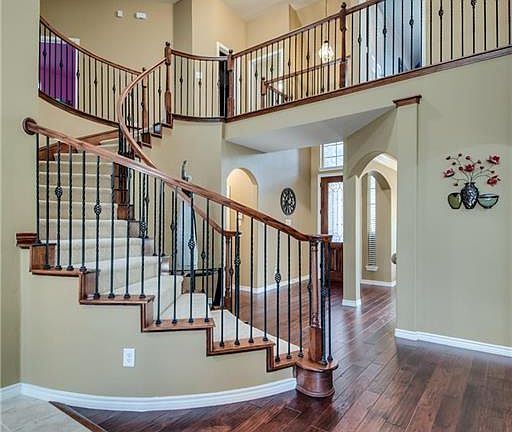 3rd image of 313 Parke Hollow Dr