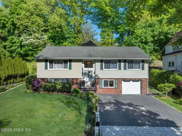 61 Center Dr, Old Greenwich, CT 06870