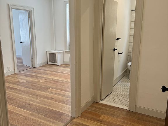 4th image of 927 47th St #1R