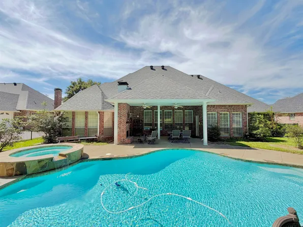 209 Clubview Dr, Hideaway, TX 75771