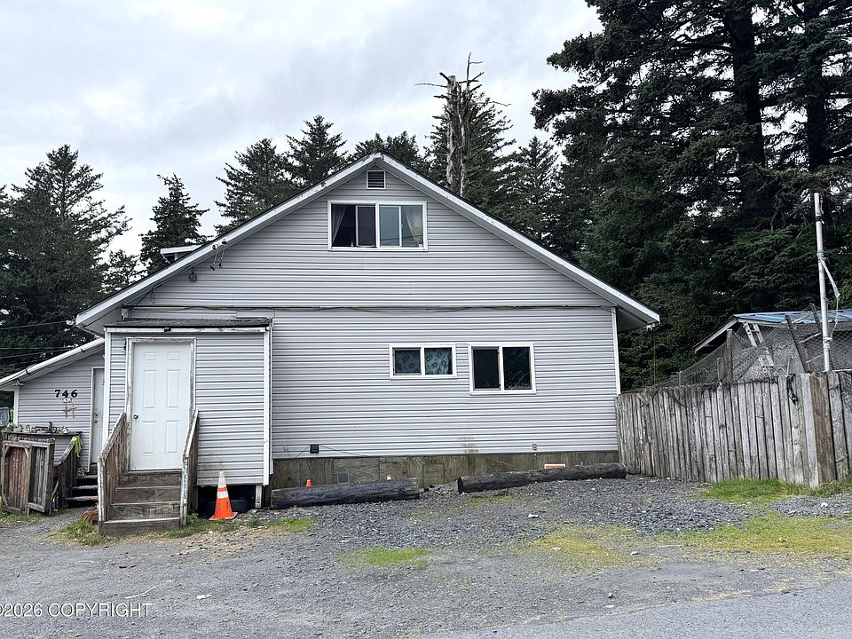 1st image of 746 Jackson Ln