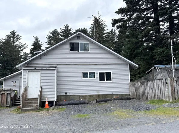 746 Jackson Ln, Kodiak, AK 99615