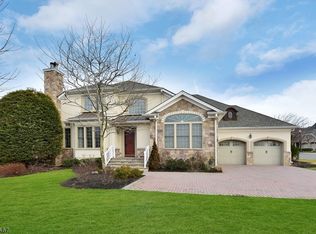 11 Windsor Ln, Ramsey, NJ 07446