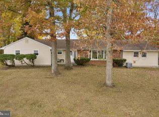 193 Burlington Path Rd, Cream Ridge, NJ 08514